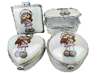 ALTIN KUTU BEBEKLİ PEMBE 